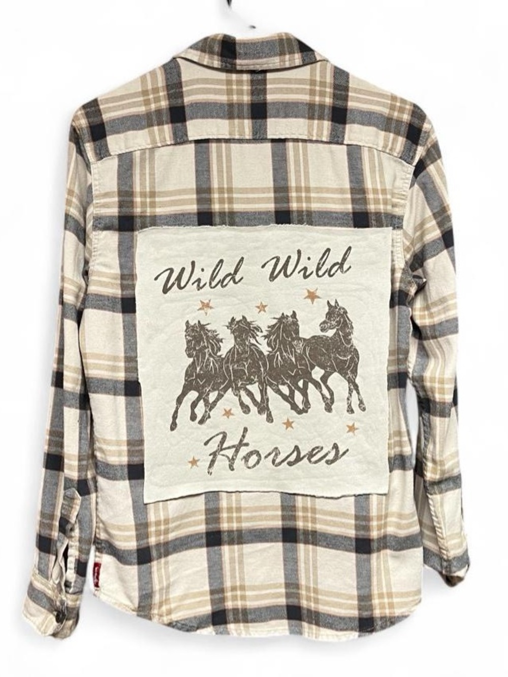 Wrangler Upcycled Wild Wild Horses Graphic Button Down Flannel Shirt Men’s S